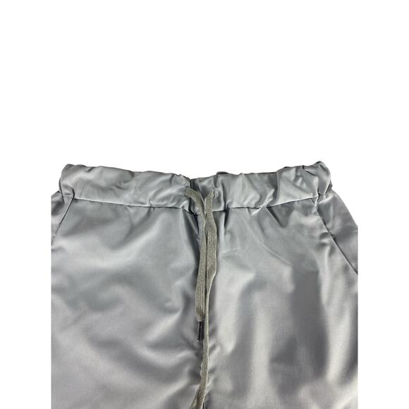 Women's Gray lounge shorts with drawstring waist size Large - Picture 3 of 5